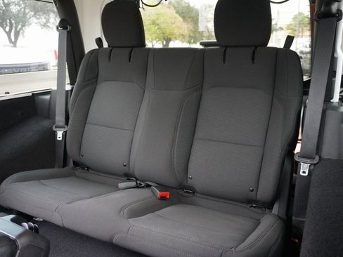 Used 2021 Jeep Wrangler Sport S image 19