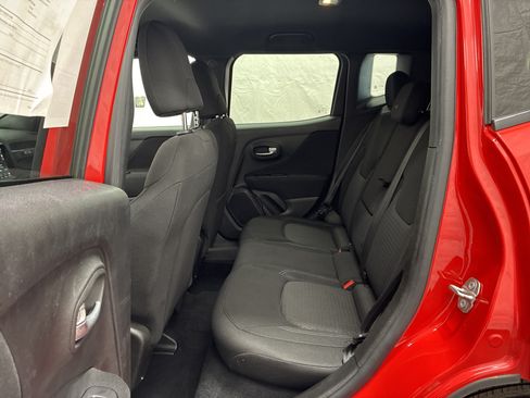 Used 2021 Jeep Renegade Latitude AWD/4WD image 11