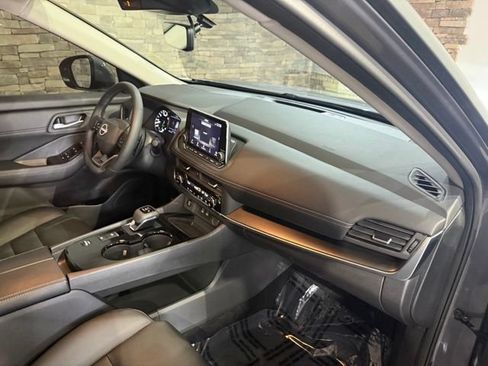 Certified 2026 Nissan Rogue SV w/ SV Premium Package FWD image 32