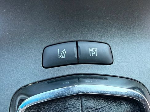 Used 2019 Lincoln MKT AWD image 19