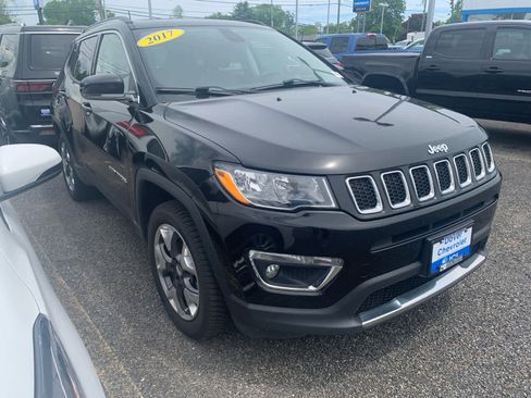 Used 2017 Jeep Compass Limited w/ Navigation Group AWD/4WD image 2