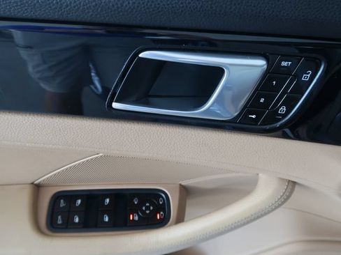 Used 2019 Porsche Panamera RWD image 15