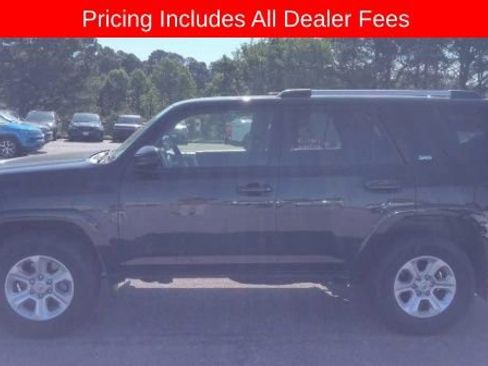 Used 2024 Toyota 4Runner SR5 AWD/4WD image 3