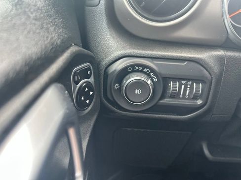 Used 2021 Jeep Wrangler Unlimited Sport AWD/4WD image 31