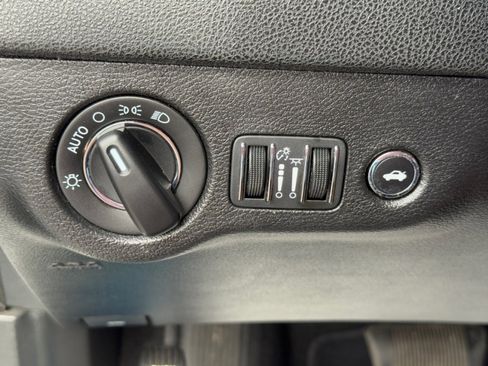 Used 2020 Chrysler 300 Touring w/ Sport Appearance Package image 32