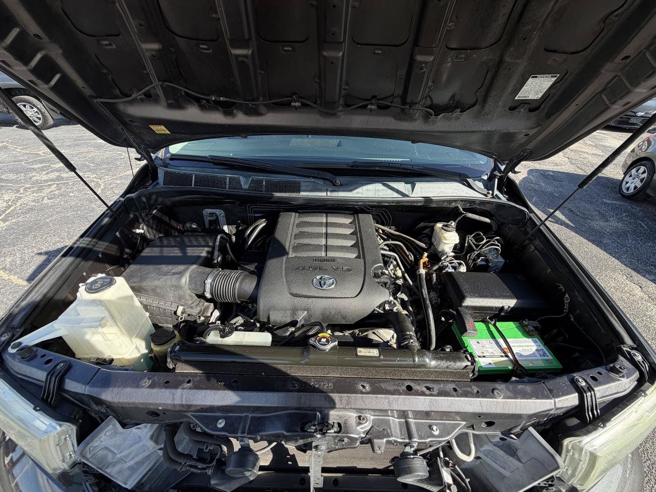 Used 2013 Toyota Tundra 2WD CrewMax w/ Tow Pkg image 18