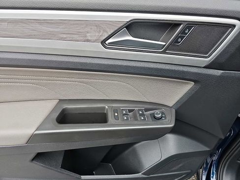 Used 2022 Volkswagen Atlas Cross Sport SE image 13