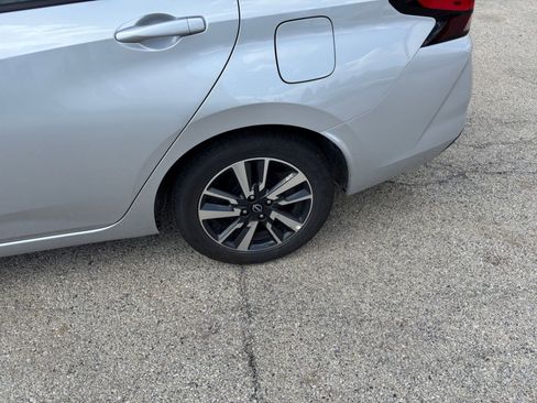Used 2025 Nissan Versa SV FWD image 28