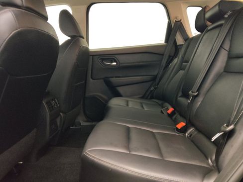 Used 2023 Nissan Rogue SL image 18