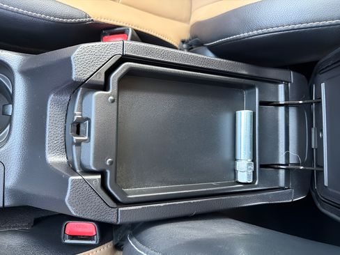 Used 2018 Toyota RAV4 Limited FWD image 36