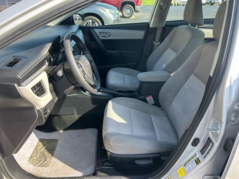 Used 2015 Toyota Corolla LE FWD image 9
