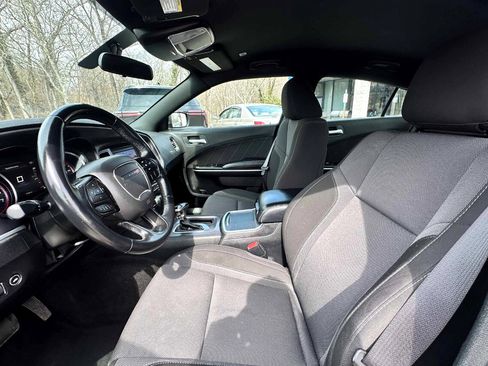 Used 2022 Dodge Charger SXT image 11