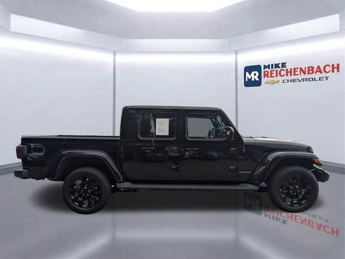 Used 2023 Jeep Gladiator Overland image 3