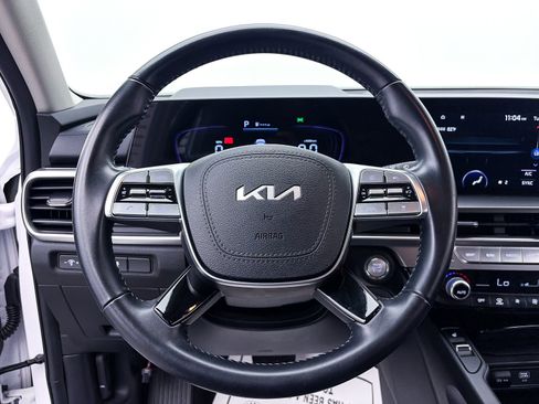 Used 2024 Kia Telluride S image 32