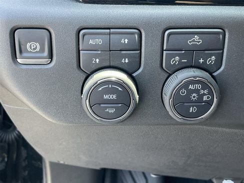 Used 2025 Chevrolet Silverado 1500 LT Trail Boss w/ Convenience Package II image 20