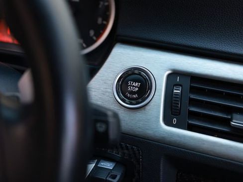 Used 2009 BMW M3 Sedan RWD image 35