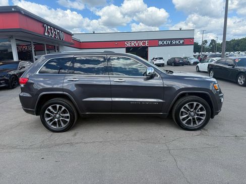 Used 2018 Jeep Grand Cherokee Overland w/ Trailer Tow Group IV RWD image 2