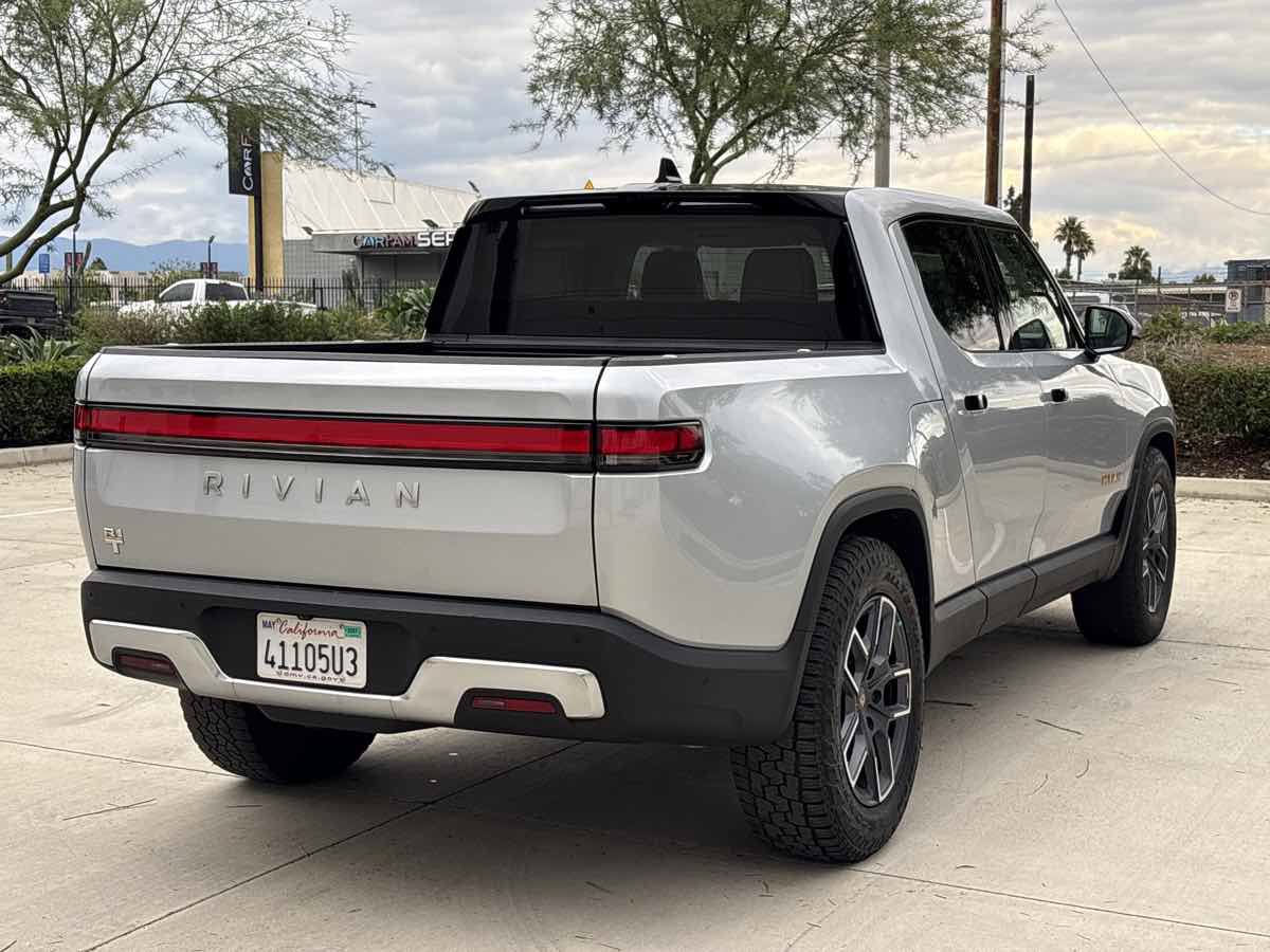 Used 2023 Rivian R1T Launch Edition AWD/4WD image 3