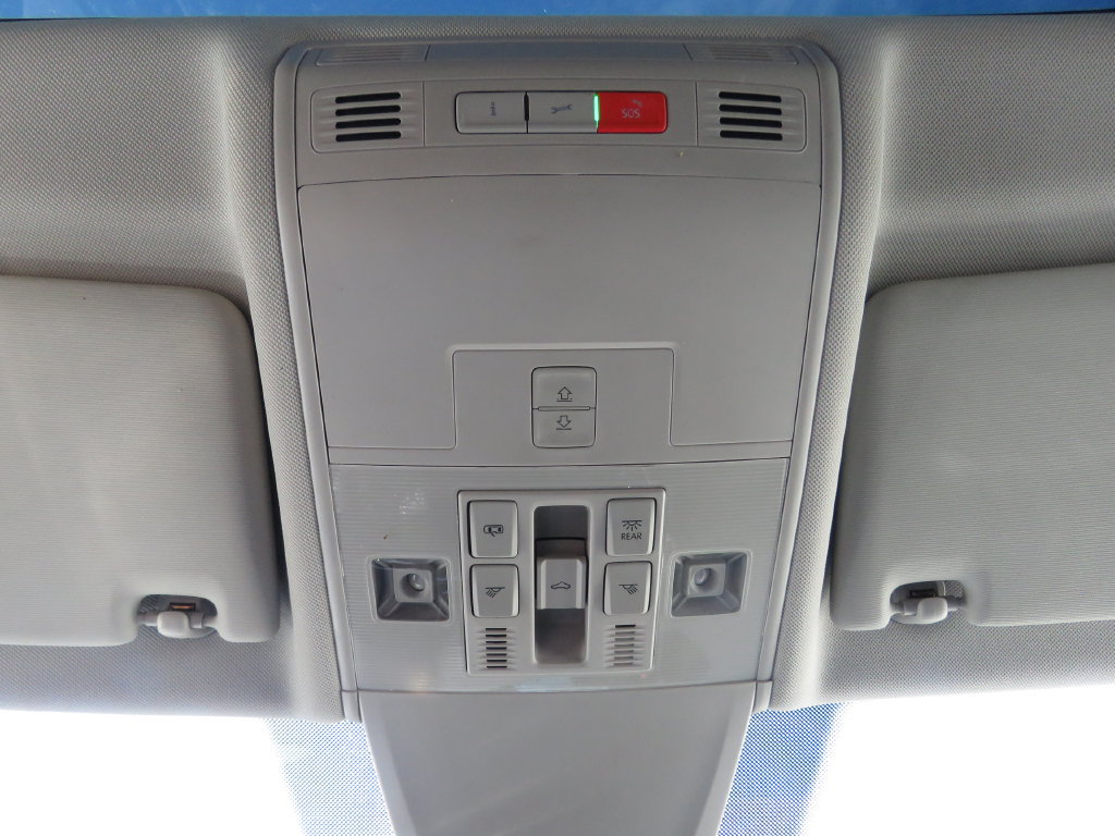 Used 2022 Volkswagen Tiguan SE w/ Panoramic Sunroof Package AWD/4WD image 27