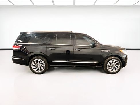 Used 2022 Lincoln Navigator L Reserve AWD/4WD image 27
