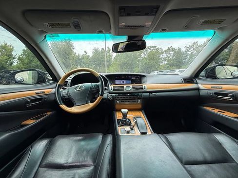 Used 2015 Lexus LS 460 L w/ Ultra Luxury Package AWD/4WD image 16