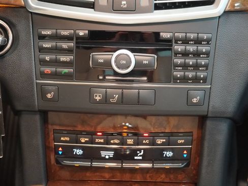 Used 2010 Mercedes-Benz E 350 Sedan image 22