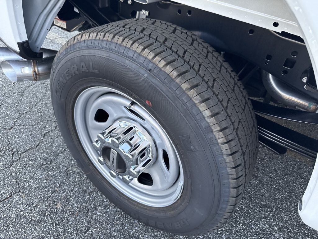 New 2026 Ford F350 XL w/ 360-Degree Camera Package RWD image 15