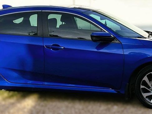 Used 2018 Honda Civic EX image 6