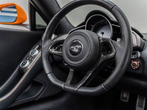 Used 2014 McLaren MP4-12C Spider RWD image 50