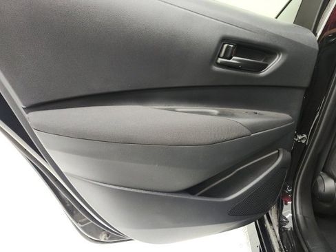 Used 2025 Toyota Corolla LE image 9