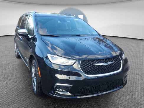 New 2026 Chrysler Pacifica Pinnacle AWD/4WD image 1