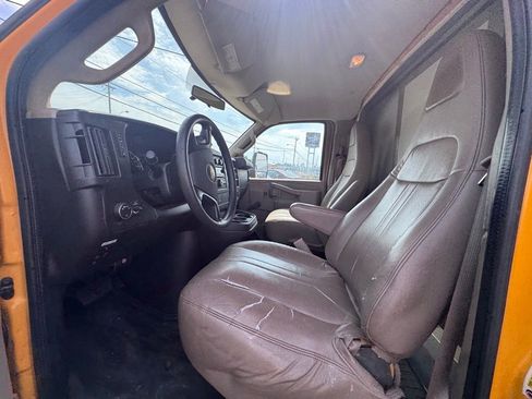 Used 2016 Chevrolet Express 3500 RWD image 21