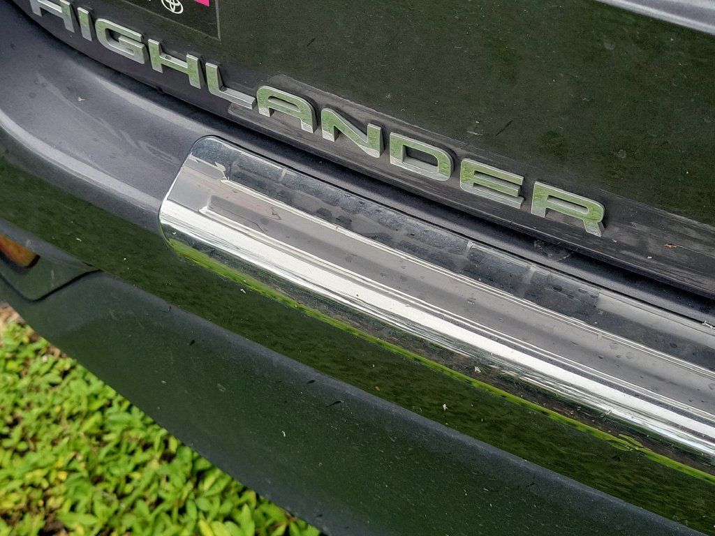 Used 2023 Toyota Highlander L FWD image 9
