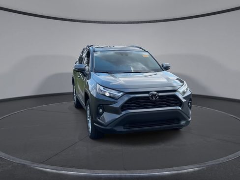 Used 2023 Toyota RAV4 XLE Premium FWD image 3