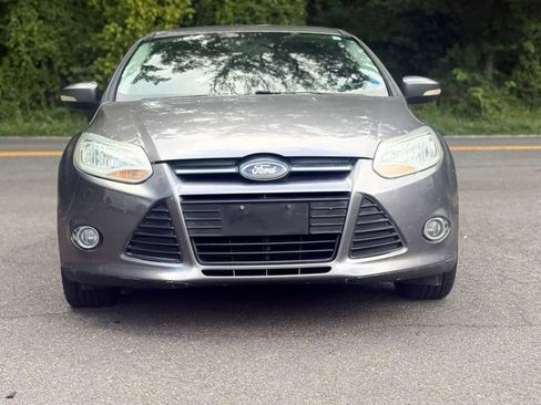 Used 2014 Ford Focus SE w/ Equipment Group 201A FWD image 2