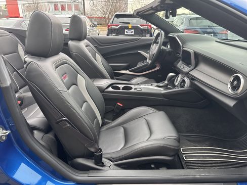Used 2016 Chevrolet Camaro SS image 2
