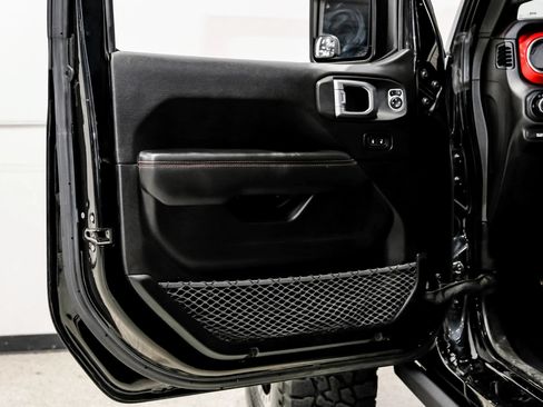 Used 2020 Jeep Gladiator Rubicon w/ Dual Top Group AWD/4WD image 53