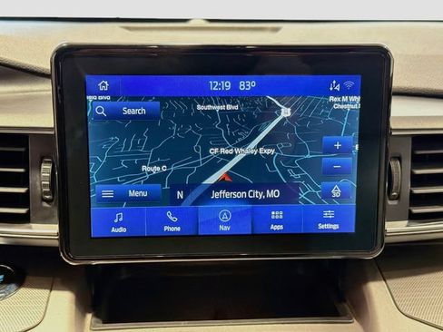 Used 2021 Ford Explorer XLT w/ Equipment Group 202A AWD/4WD image 11