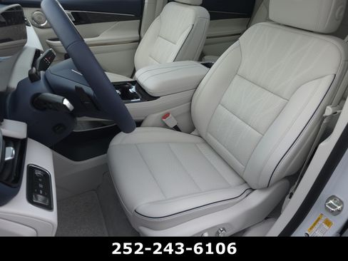 Used 2026 Buick Enclave Avenir w/ Super Cruise Package FWD image 10