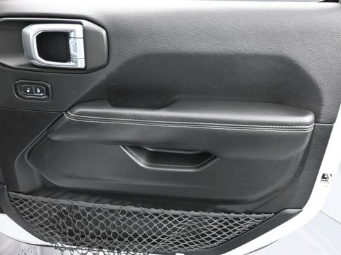 Certified 2021 Jeep Gladiator Overland w/ Popular Equipment Package image 15