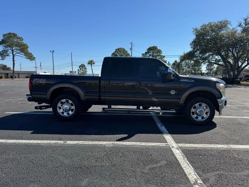 Used 2015 Ford F250 Lariat w/ Chrome Package image 5