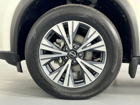 Used 2023 Nissan Rogue SV w/ SV Premium Package image 35