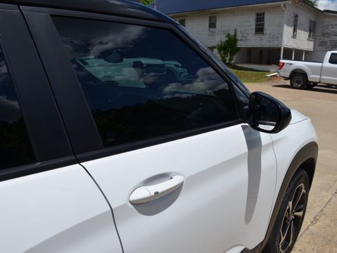 Used 2022 Chevrolet TrailBlazer RS w/ Sun and Liftgate Package AWD/4WD image 30