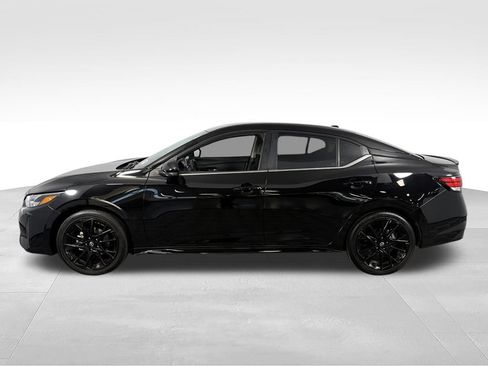 Used 2025 Nissan Sentra SR w/ Midnight Edition FWD image 9