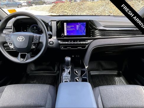 Used 2025 Toyota Camry LE FWD image 7