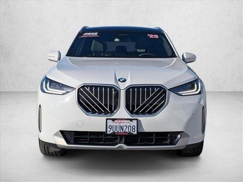 Used 2025 BMW X3 xDrive30i w/ Premium Package image 2