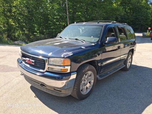 Used 2005 GMC Yukon SLT w/ SLT Preferred Equipment Group AWD/4WD image 1