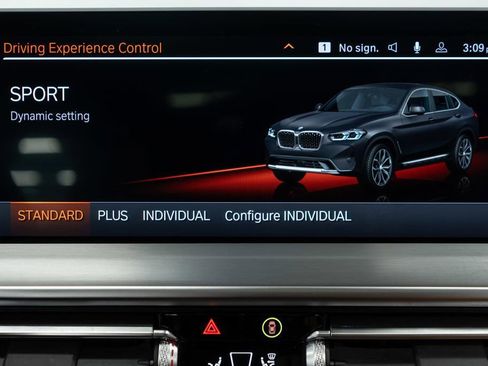 Used 2025 BMW X4 xDrive30i image 25