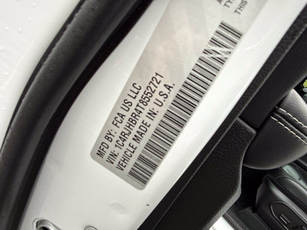 Used 2026 Jeep Grand Cherokee Limited AWD/4WD image 10