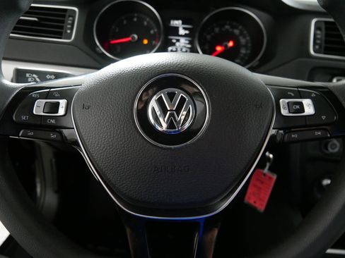 Used 2017 Volkswagen Jetta S image 25